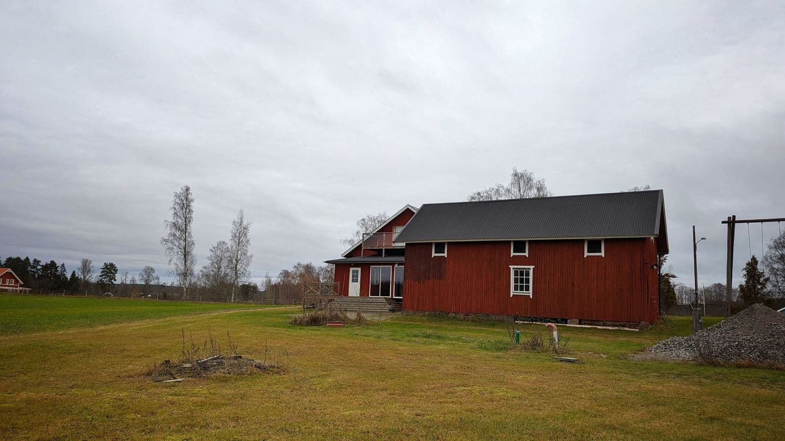 Home for the next few days. Pukka apartment in the middle of nowhere