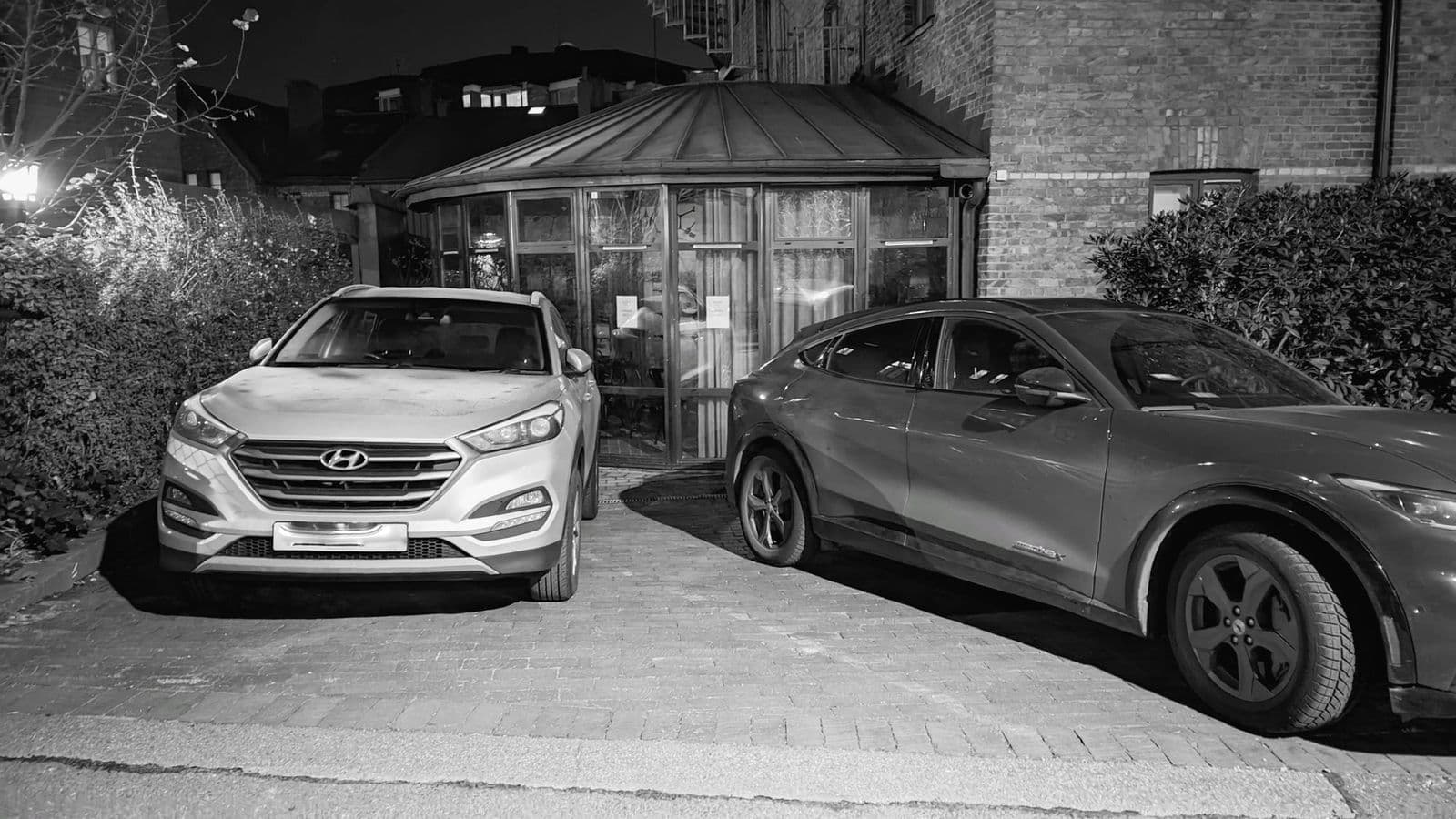 Yep... That's my inconsiderate parking... the silver car, tucked up against the hedge 🙄